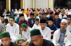 Ribuan Jamaah Hadiri...