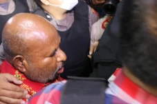 Lukas Enembe Masih Perlu...