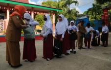 Razia Permainan Lato-Lato...