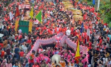 Ribuan PengunjungTumpah...