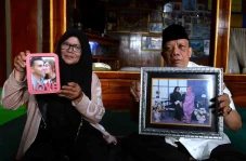 Keluarga WNI Korban...