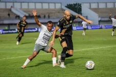 Bali United Kalahkan...