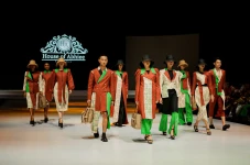 Koleksi Busana House...