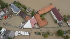 Banjir Parah Rendam...
