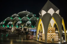 Melihat Keindahan Masjid...