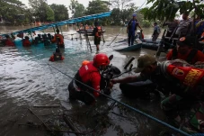 Perahu Tambang Tenggelam...