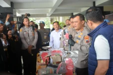 Polda Jateng Tangkap...