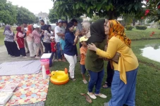 Jalin Silaturahmi, Warga...