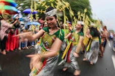 Kemeriahan Parade Karnaval...