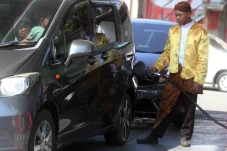 Peringati Hari Lahir...