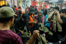 Berburu Diskon Perlengkapan...