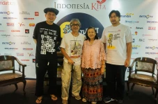 Kenang Nano Riantiarno,...