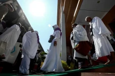 37.924 Jamaah Calon...