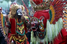Pawai Barong Suku Osing...