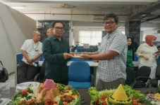 Tradisi Potong Tumpeng...