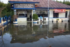Banjir Rob Rendam Mako...
