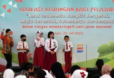 OJK Gelar Edukasi Keuangan...
