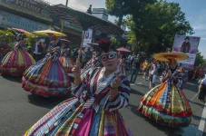 Warna-Warni Klaten Lurik...