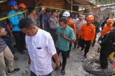 Hari Kelima Evakuasi,...