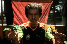 Keren, Petugas UPS Ini...