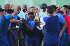 Sadio Mane Disambut...
