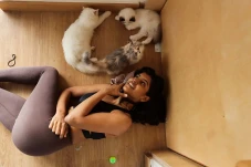 Yoga Sambil Pandangi...