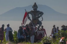 Kirab 1.000 Tumpeng...