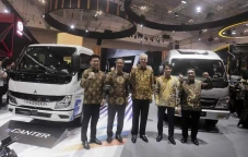 Mitsubishi Fuso Hadir...