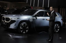 BMW Luncurkan 3 Mobil...