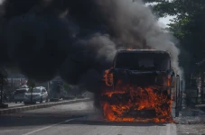 Bus Pariwisata Terbakar...