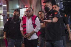Kejagung Tahan Anggota...
