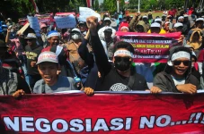 Tak Kunjung Dilantik,...