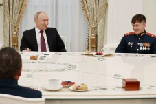 Dari Kremlin, Vladimir...