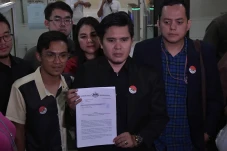 26 Artis Dilaporkan...