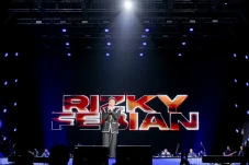 Ricky Febian Bius Penonton...