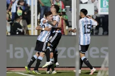 Messi Ngaso, Argentina...
