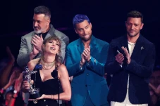 Taylor Swift Tak Terbendung...