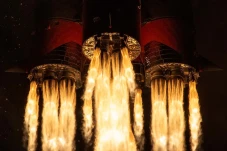 Roket Soyuz MS-24 Meluncur,...