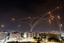 Iron Dome Kewalahan,...