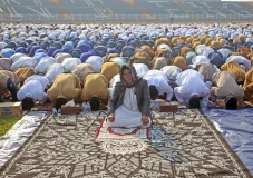 Warga Tangerang Gelar...