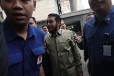 Ketua Hakim Konstitusi...