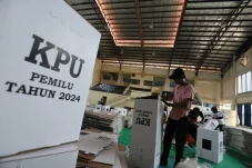 Perakitan Kotak Suara...