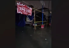 Terendam Banjir, Kotak...