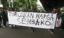 Harga Sembako Naik,...