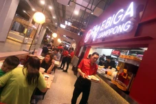 Ebiga Jjampong, Restoran...