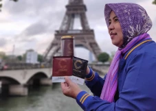 Cerita Ismi dan Super...