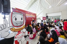LRT Jakarta Berikan...