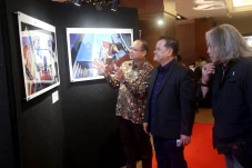 Diskusi Anugerah Kompetisi...
