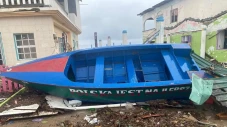 Badai Beryl Obrak-abrik...