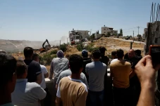Israel Hancurkan Rumah...